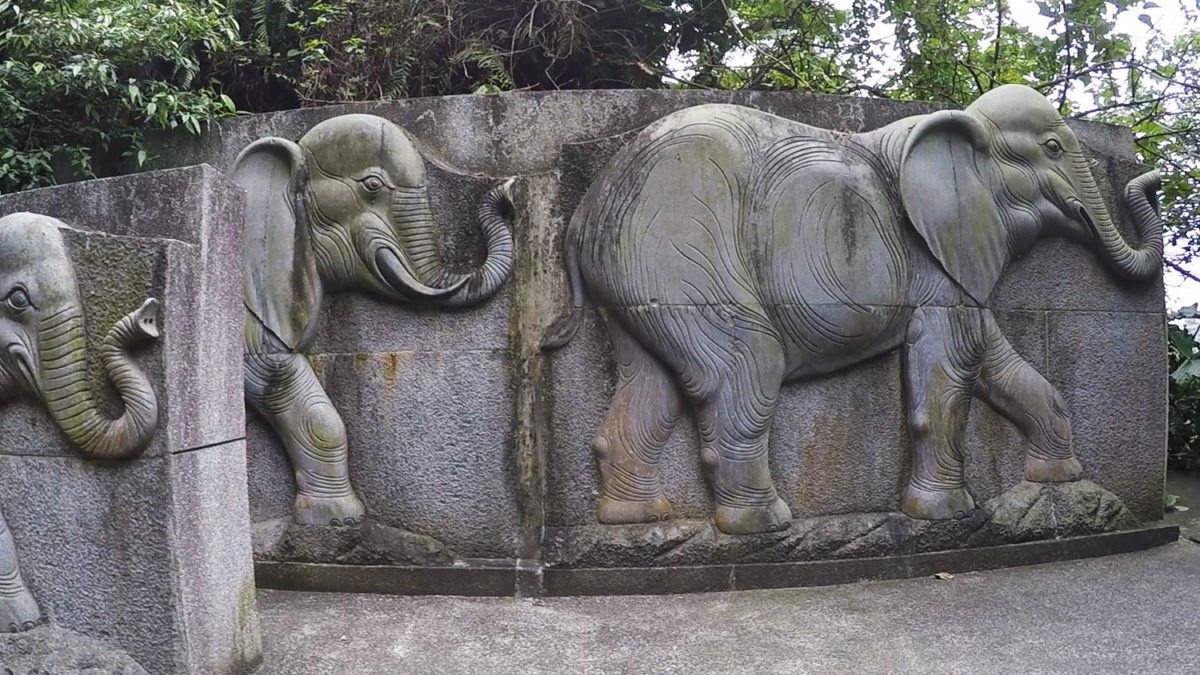 elephant mountain statue