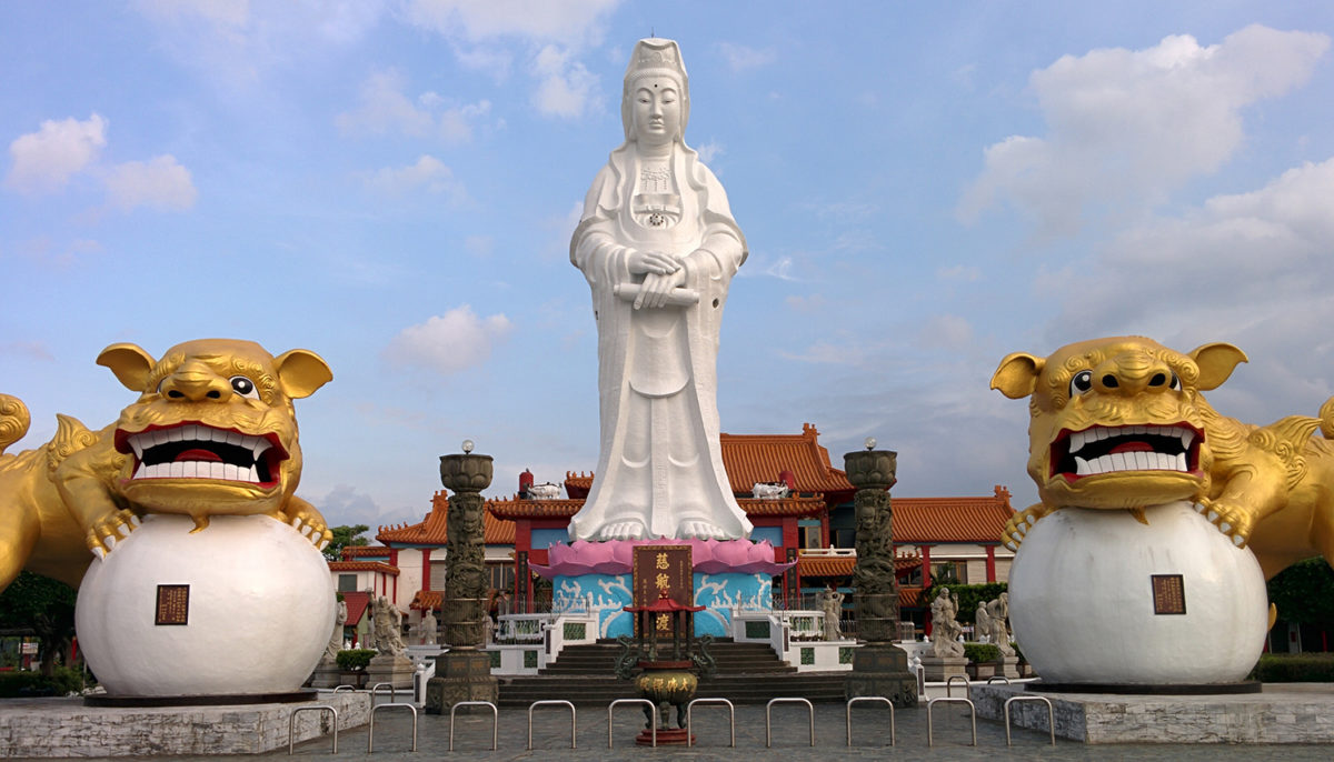 zhongzheng-park-statue