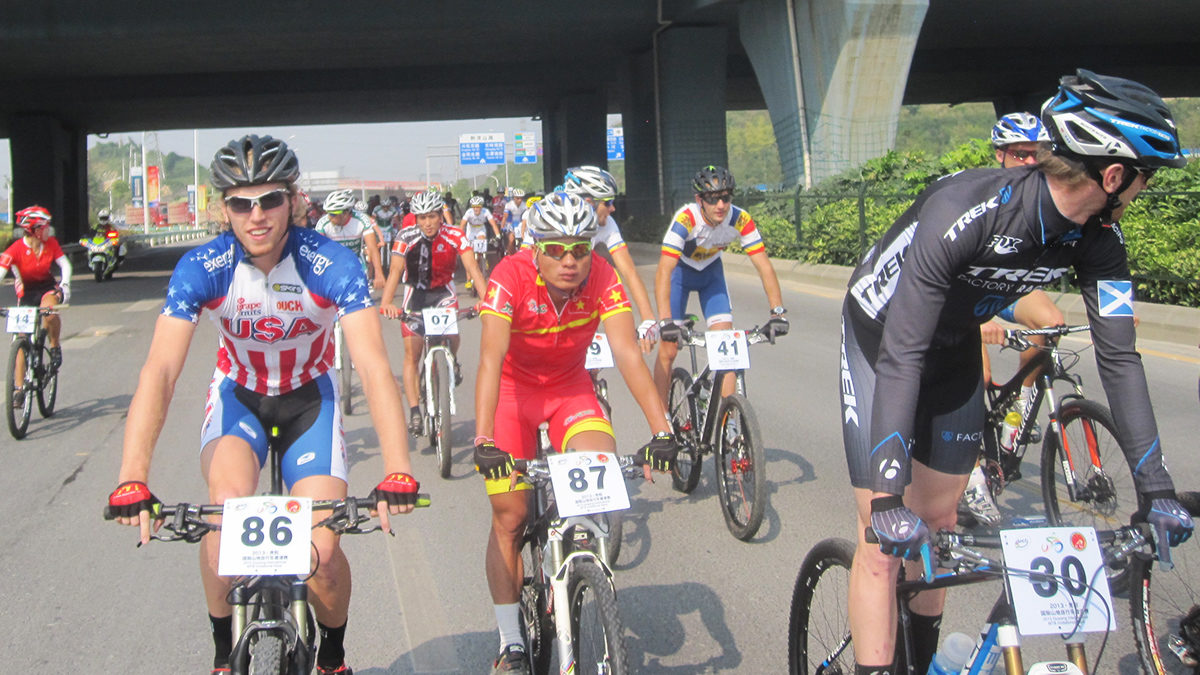 cycling parade guiyang china cruise bogedin