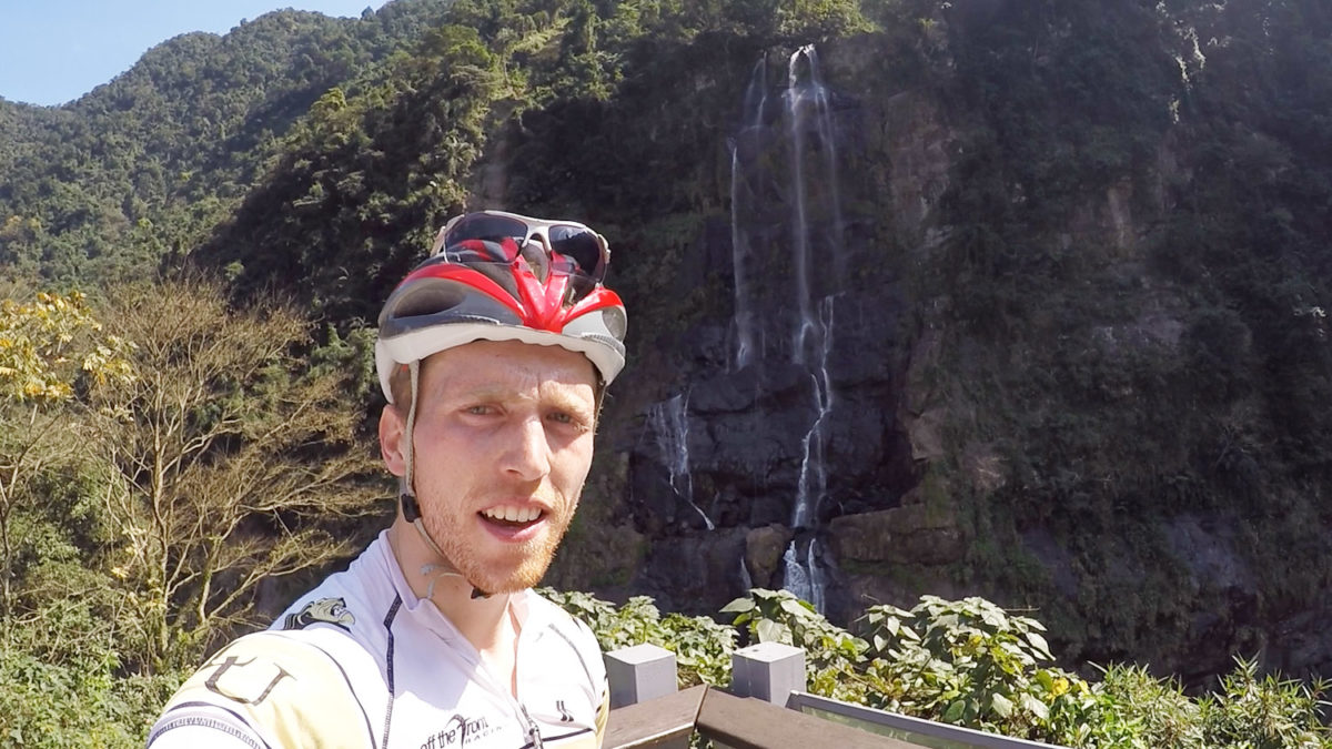 cycling taipei to wulai falls