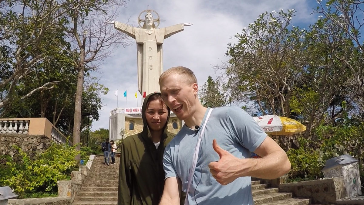 cruise thuong giant jesus statue selfie vung tao vietnam