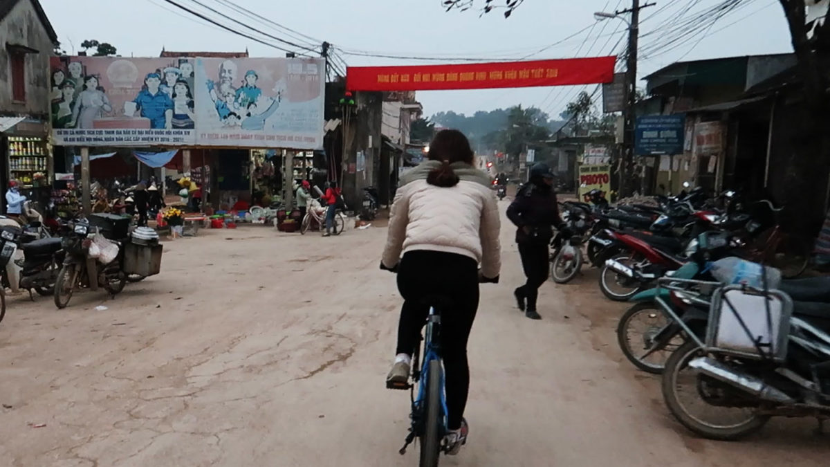 cycling vietnam countryside town