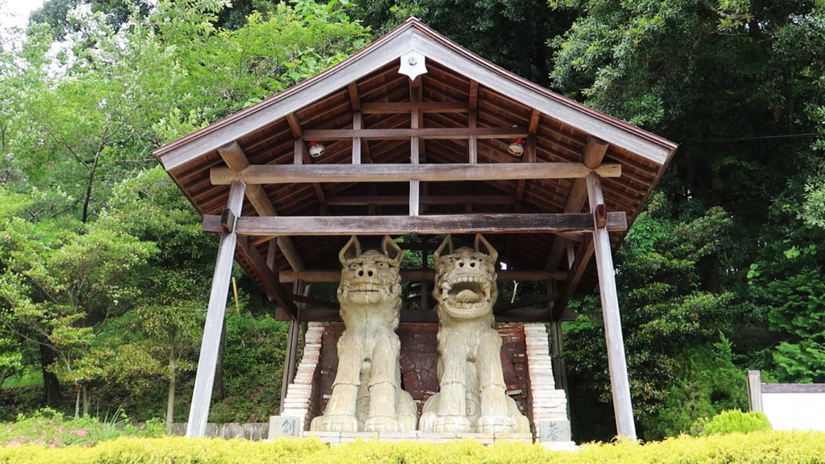 hachiouji shrine 八王子神社 shisa statues