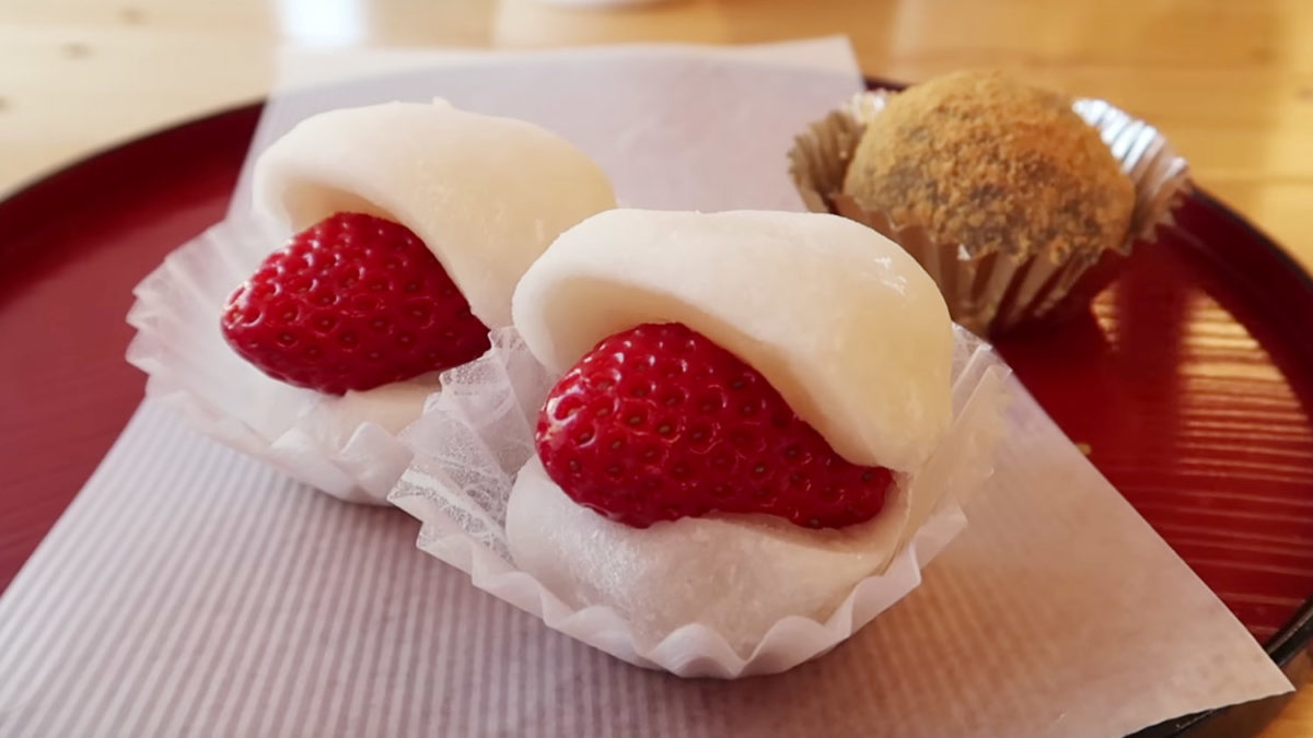 ichigo daifuku rice cake strawberry japanese sweets