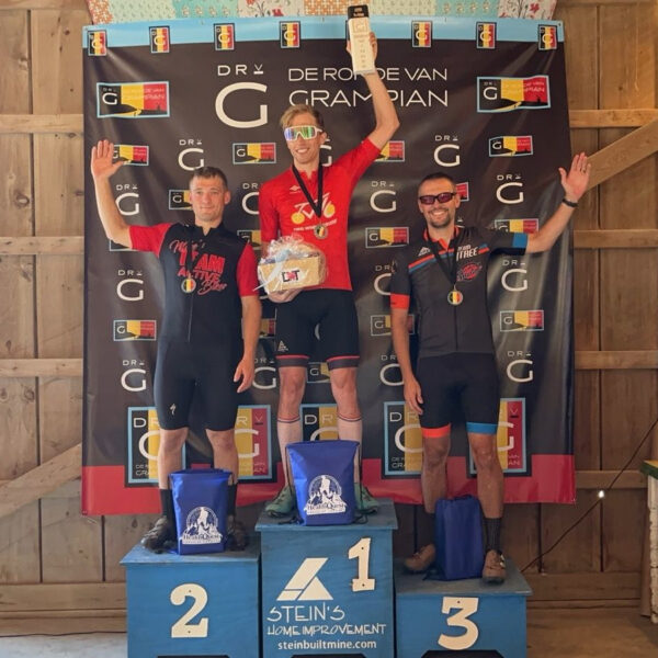 de ronde van grampian gravel race podium 1st place two wheel cruise bogedin square